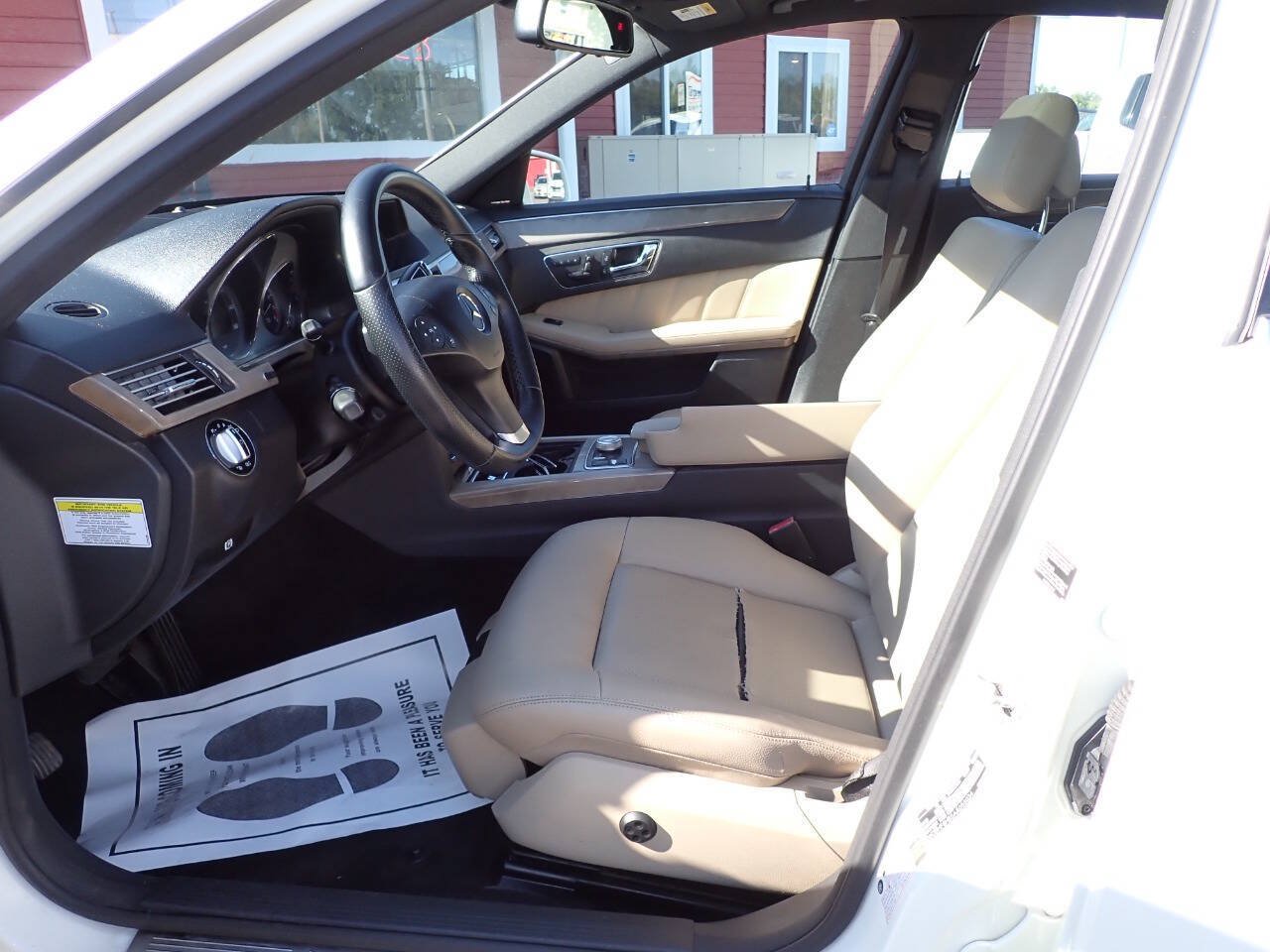 Used 2010 Mercedes-Benz E 350 4MATIC Sedan image 8