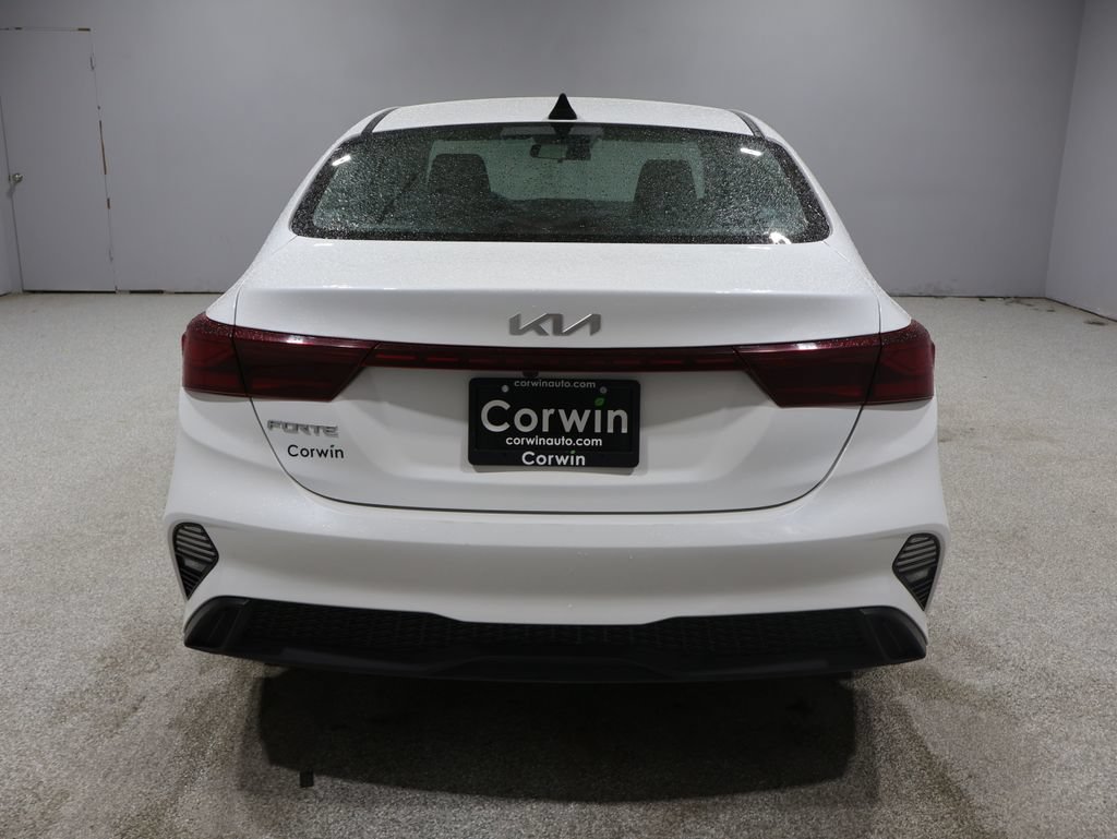 Used 2024 Kia Forte LXS FWD image 3