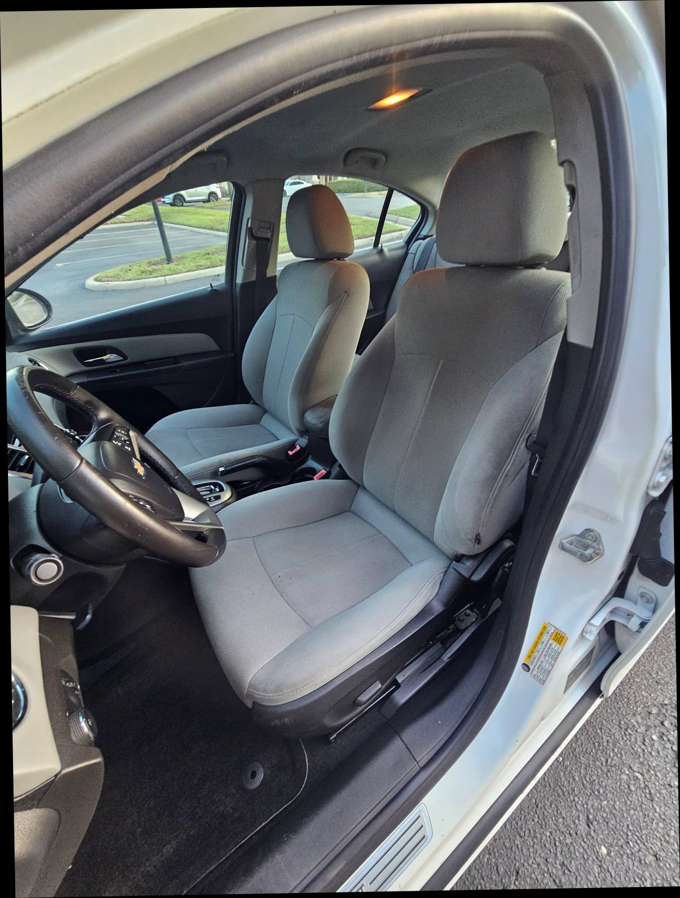 Used 2011 Chevrolet Cruze Eco FWD image 13