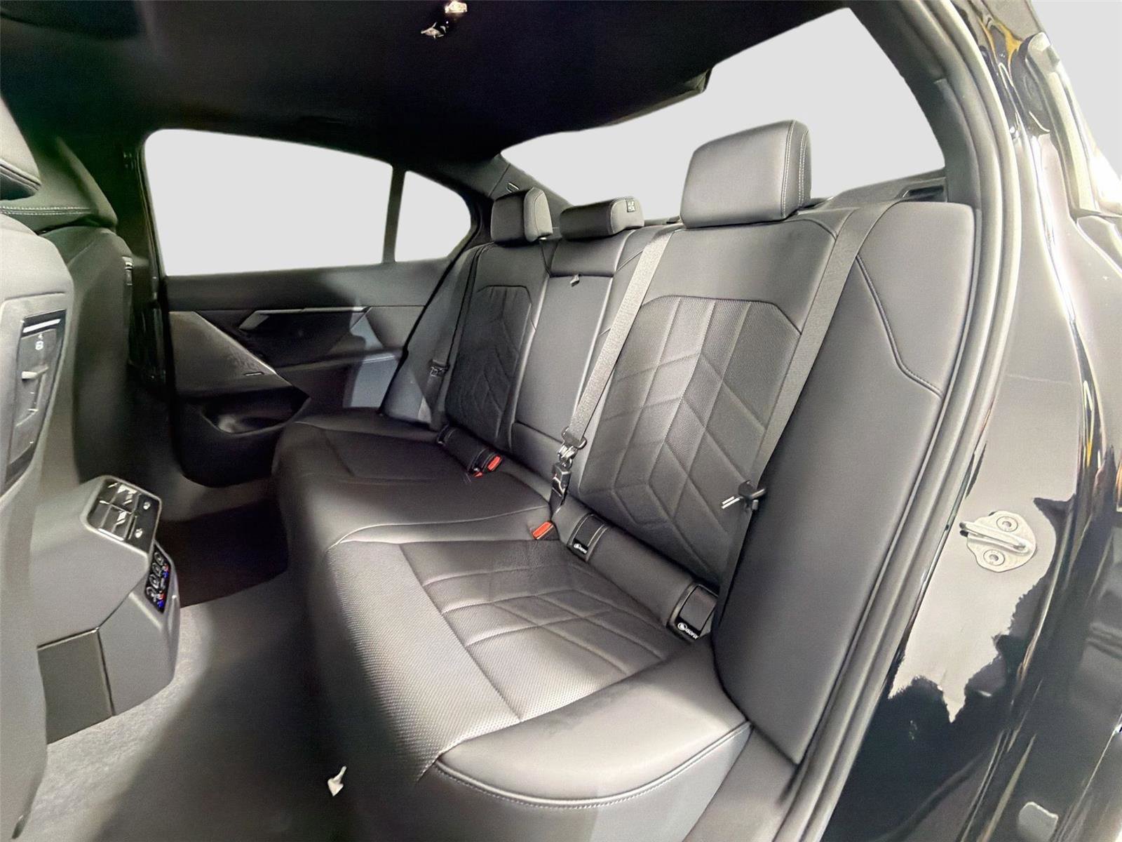 New 2026 BMW i5 eDrive40 w/ M Sport Package image 24