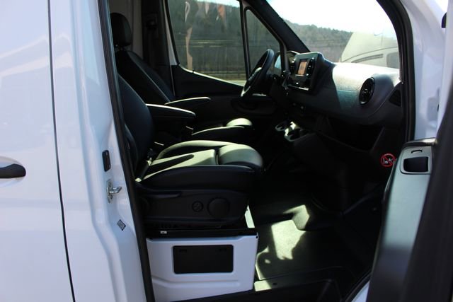 Used 2023 Mercedes-Benz Sprinter 2500 image 38