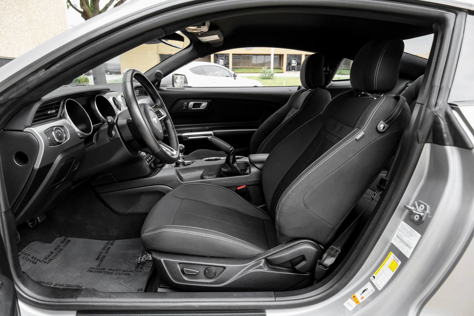 Used 2022 Ford Mustang GT RWD image 3