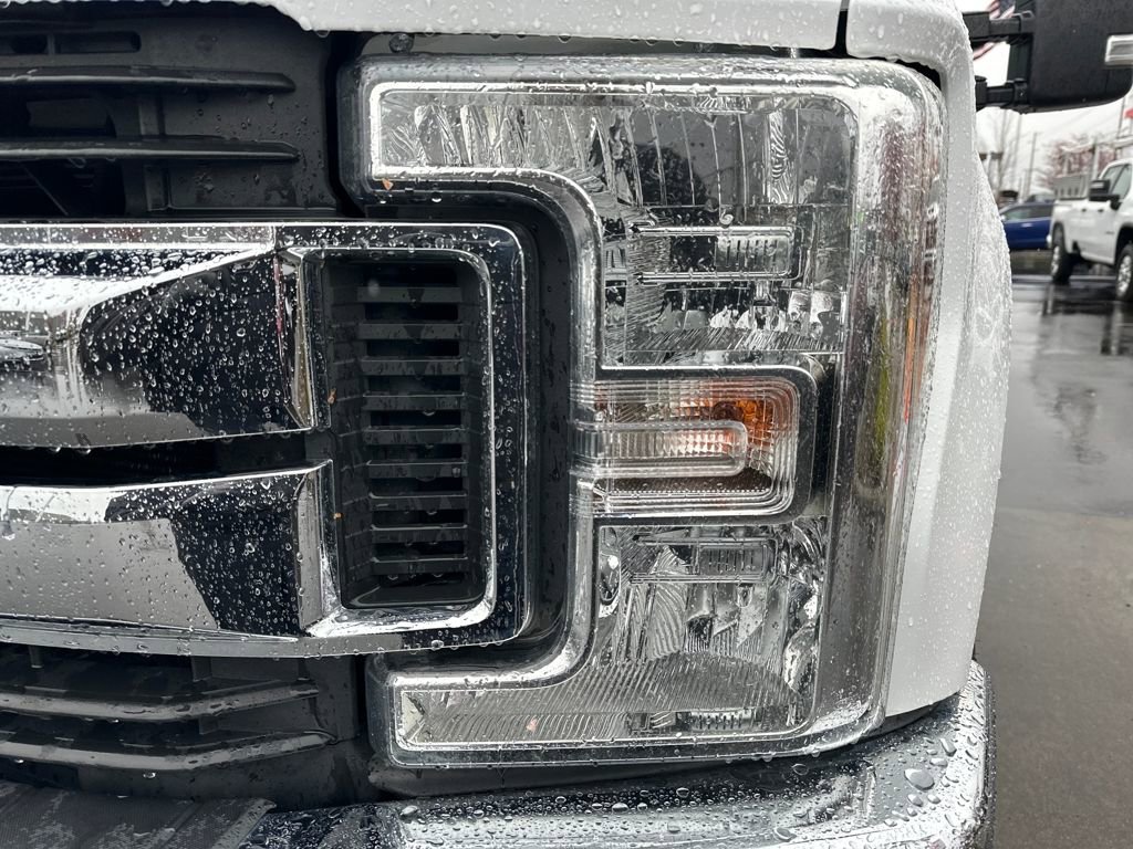 Used 2017 Ford F250 XLT w/ Camper Package image 9