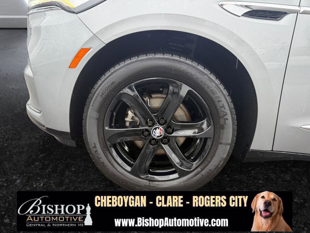 Used 2023 Buick Enclave Essence w/ Sport Touring Edition AWD/4WD image 25