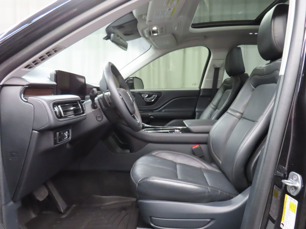 Used 2025 Lincoln Aviator Reserve w/ Jet Appearance Package AWD/4WD image 12