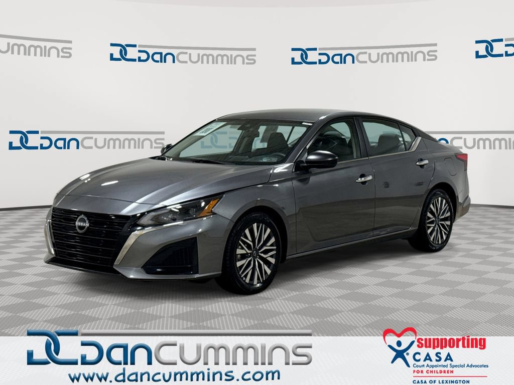 Used 2024 Nissan Altima 2.5 SV FWD image 1