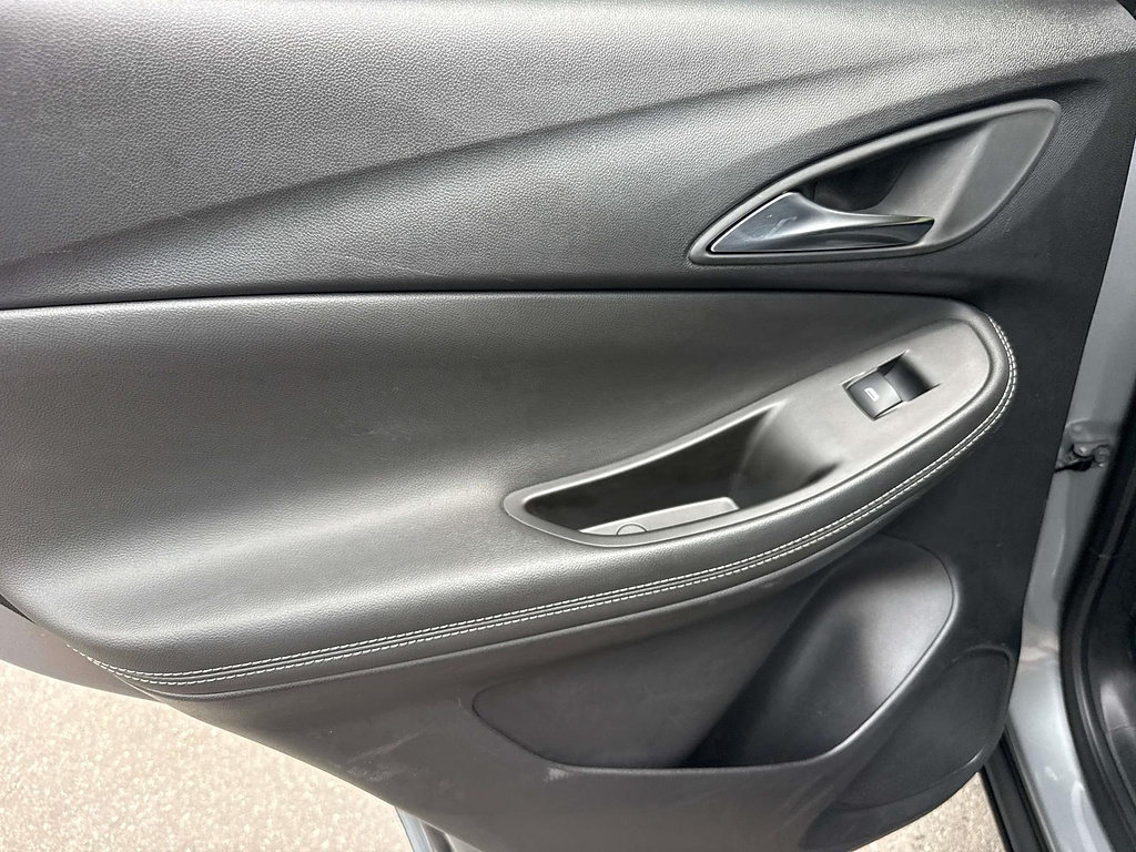 Used 2025 Buick Encore GX Preferred FWD image 9