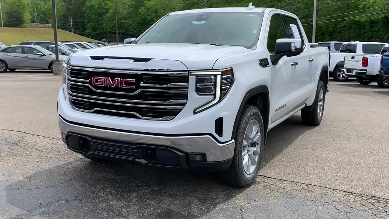 Used 2024 GMC Sierra 1500 SLT AWD/4WD image 8