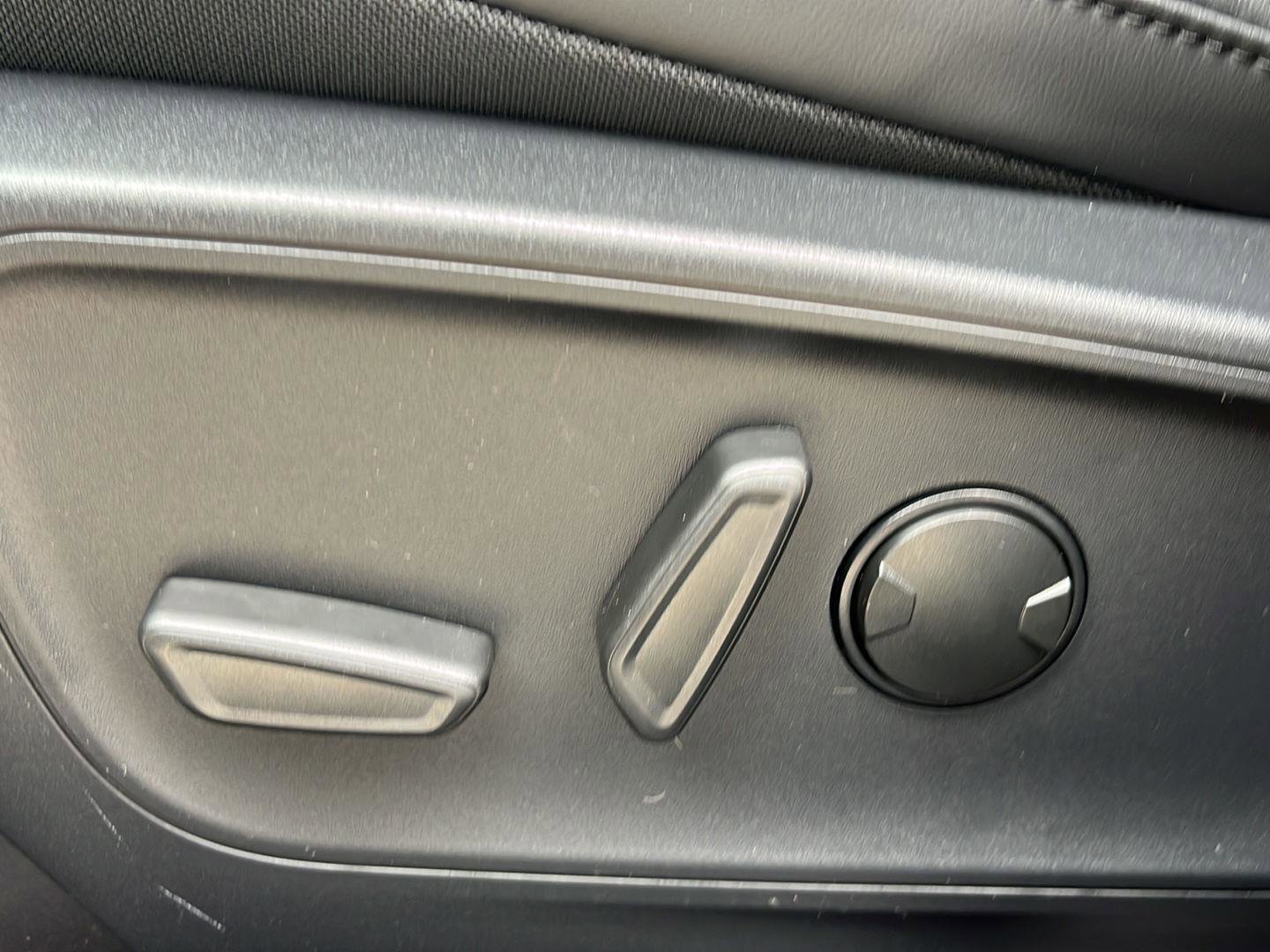 New 2026 Ford Escape ST-Line Select w/ Class II Trailer Tow Package AWD/4WD image 13