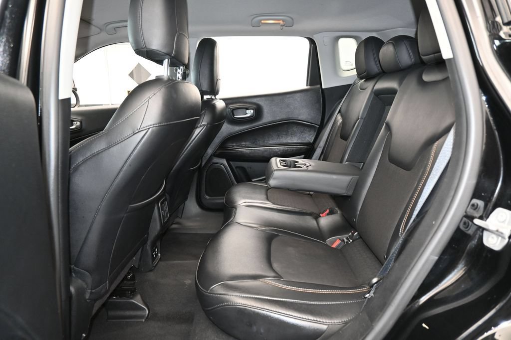 Used 2018 Jeep Compass Latitude w/ Popular Equipment Group AWD/4WD image 31