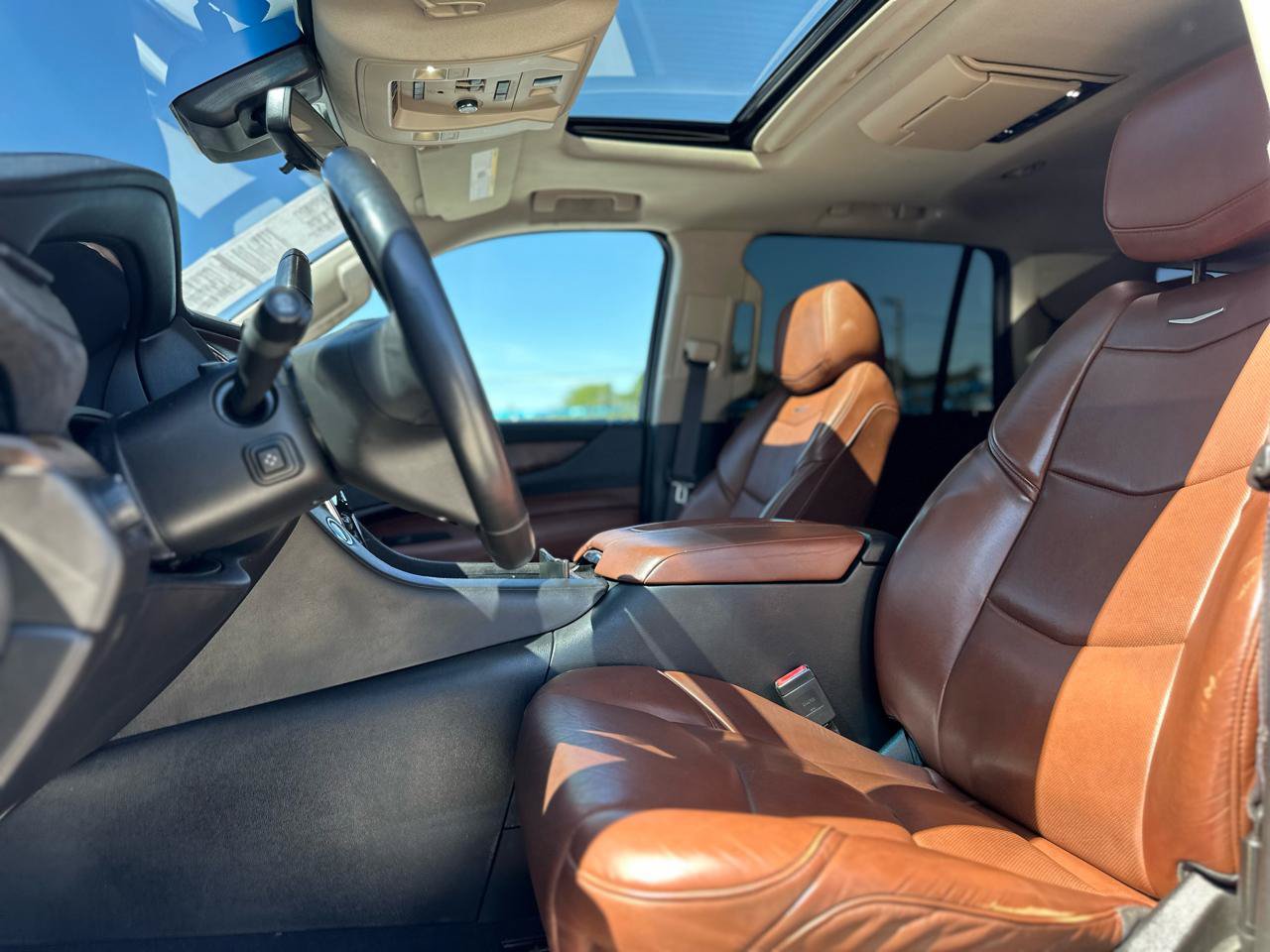 Used 2017 Cadillac Escalade Premium Luxury RWD image 9