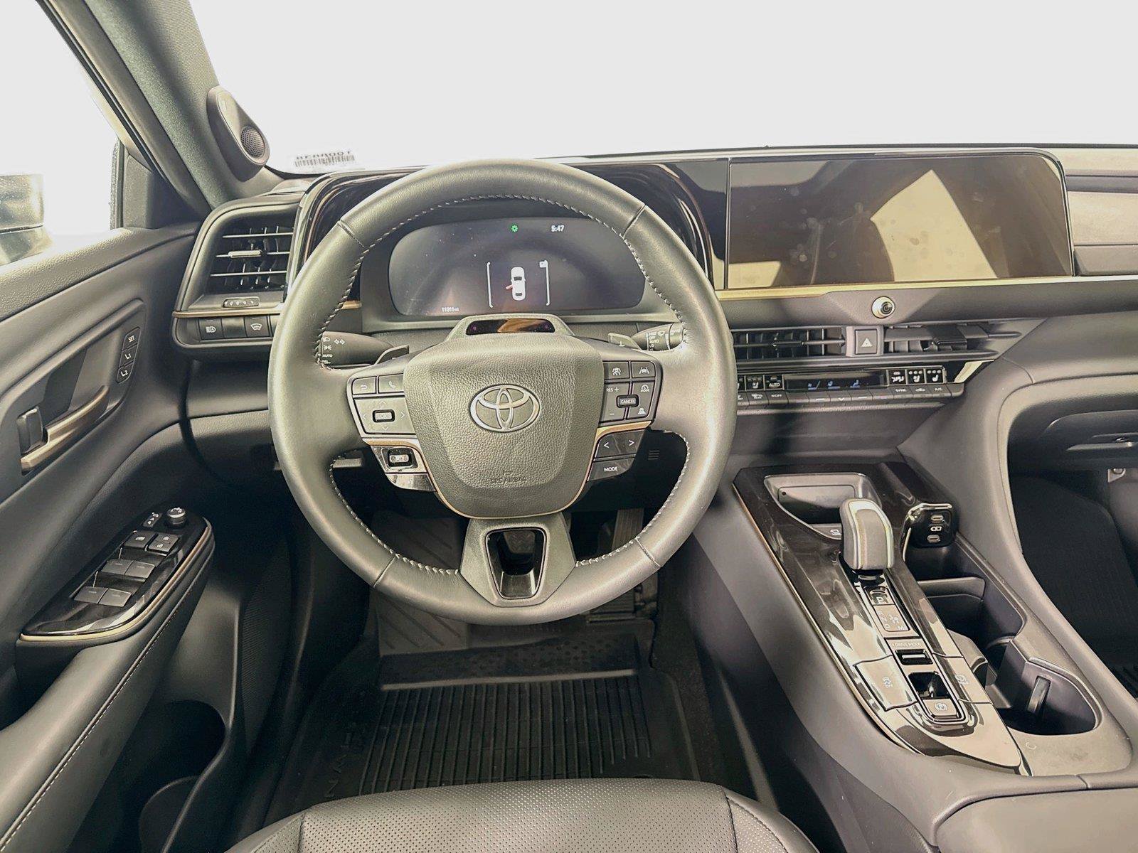 Certified 2024 Toyota Crown Platinum AWD/4WD image 34