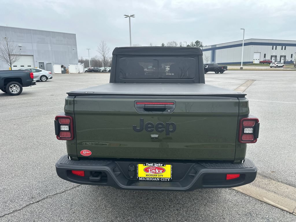 Used 2024 Jeep Gladiator Sport image 4