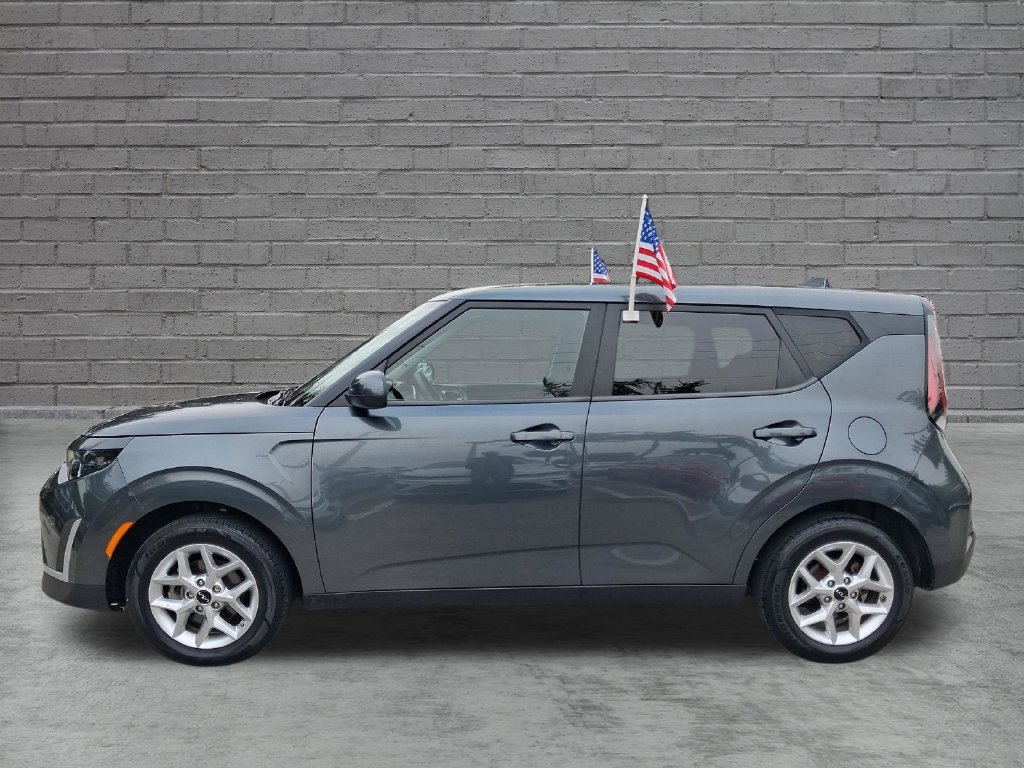Used 2024 Kia Soul LX w/ Option Group 015 FWD image 4