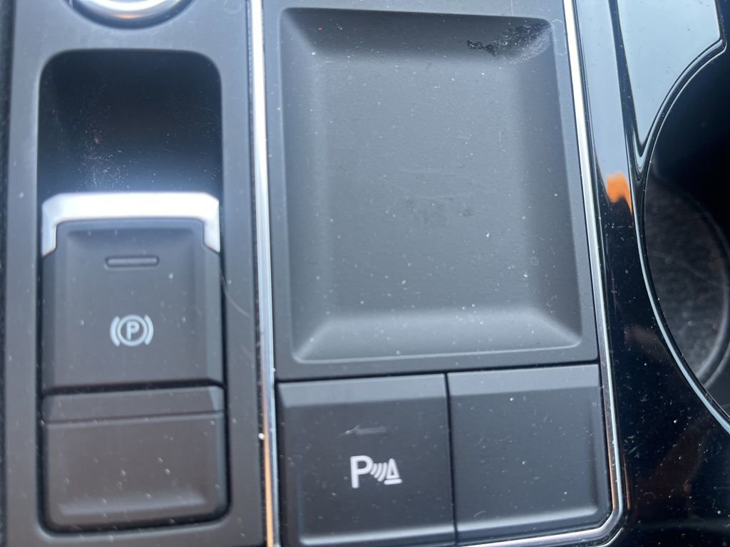 Used 2022 Volkswagen Atlas Cross Sport SE image 20