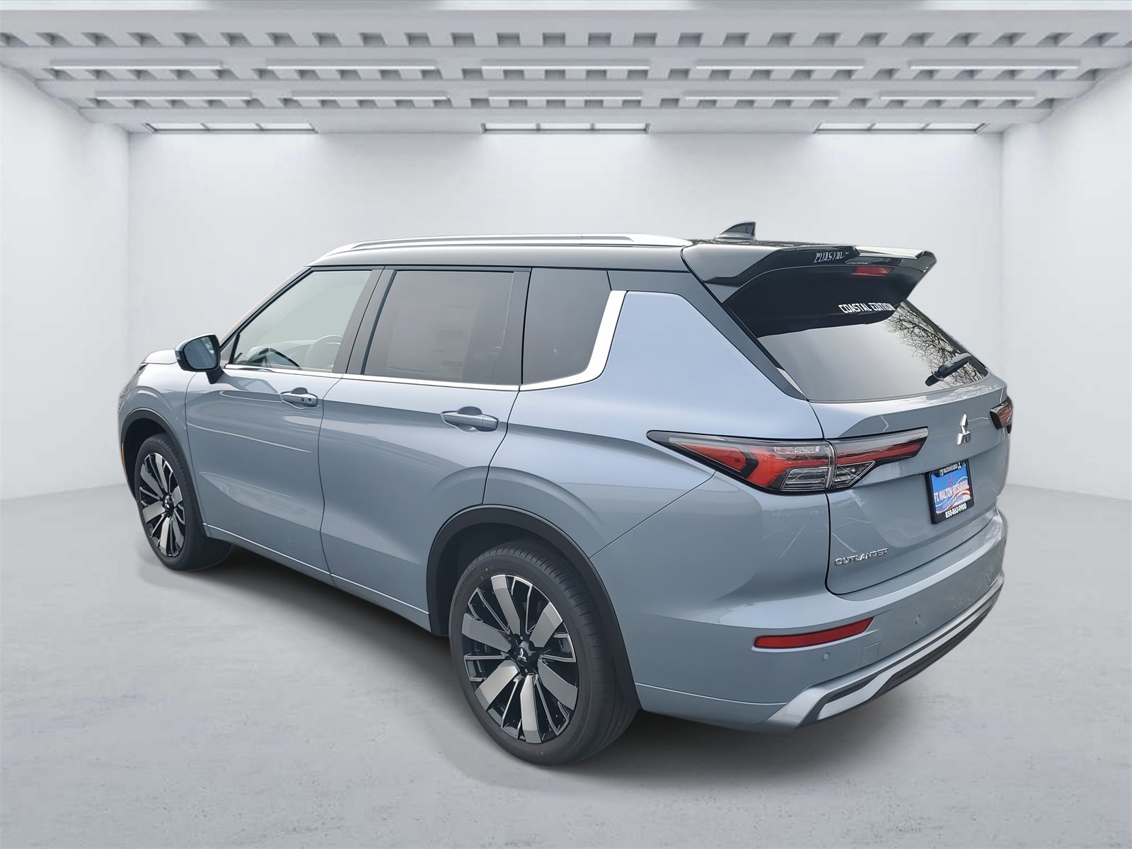 New 2026 Mitsubishi Outlander SEL image 3