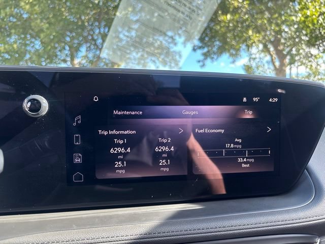Used 2025 Buick Encore GX Avenir w/ Avenir Technology Package AWD/4WD image 27
