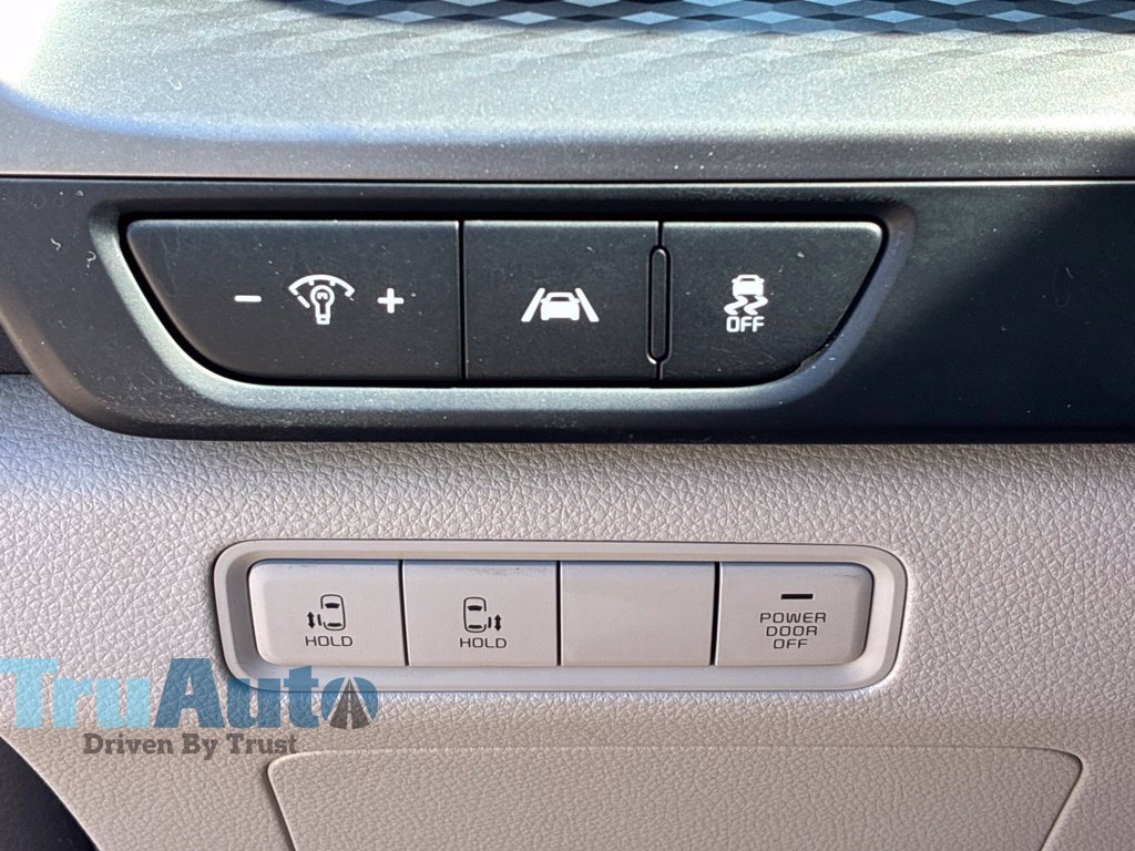 Used 2023 Kia Carnival LX FWD image 35