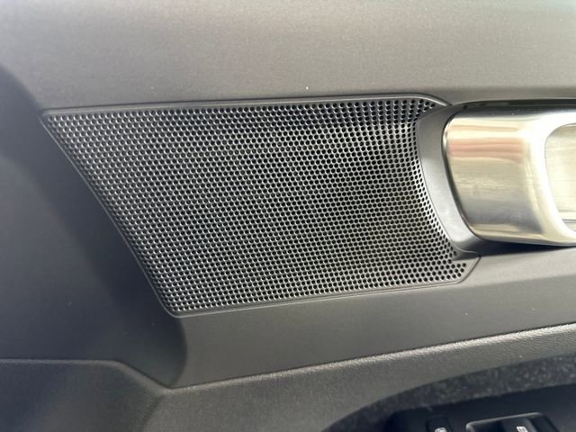 Used 2021 Volvo XC40 T5 R-Design w/ Protection Package Premier image 30