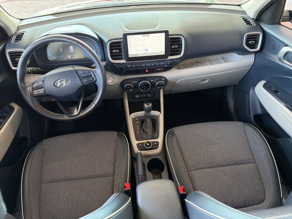 Used 2024 Hyundai Venue Limited FWD image 16