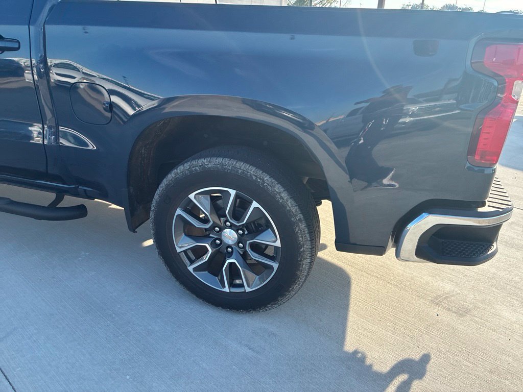 Used 2022 Chevrolet Silverado 1500 LT w/ Protection Package RWD image 8