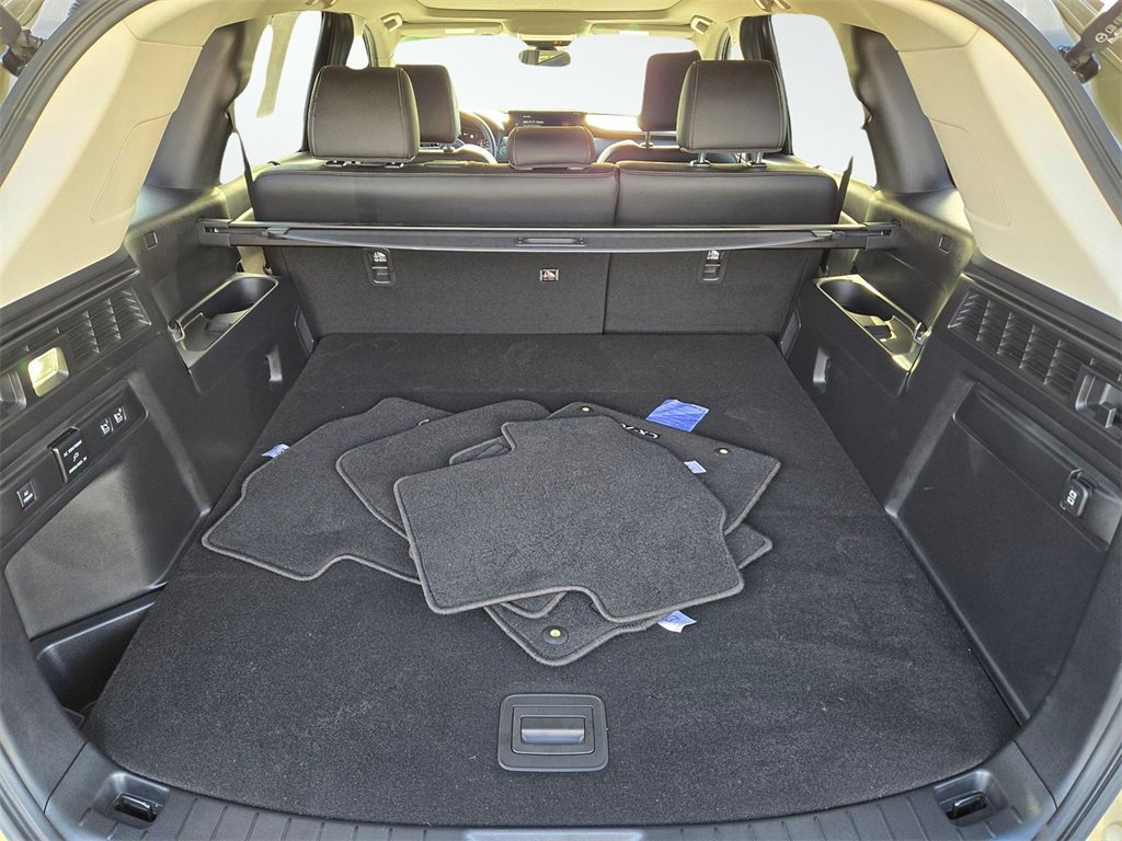 Certified 2025 MAZDA CX-70 Plug-In Hybrid w/ Premium Pkg image 9