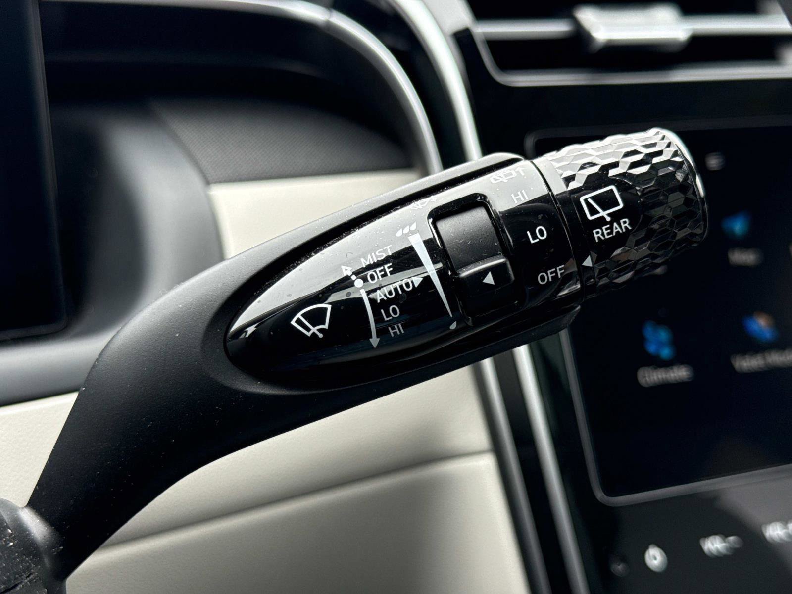 Used 2024 Hyundai Tucson Limited AWD/4WD image 11