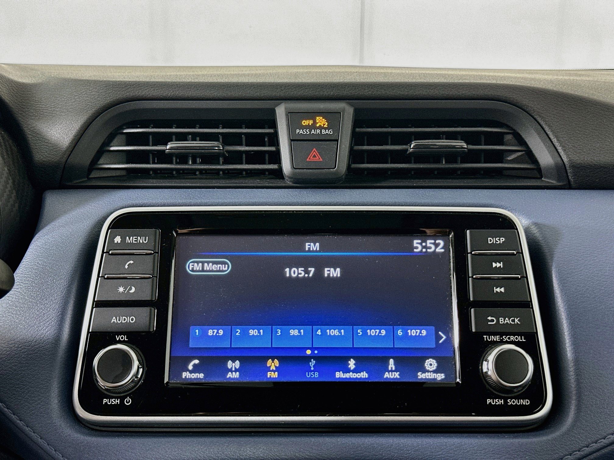 Used 2025 Nissan Versa SV FWD image 21