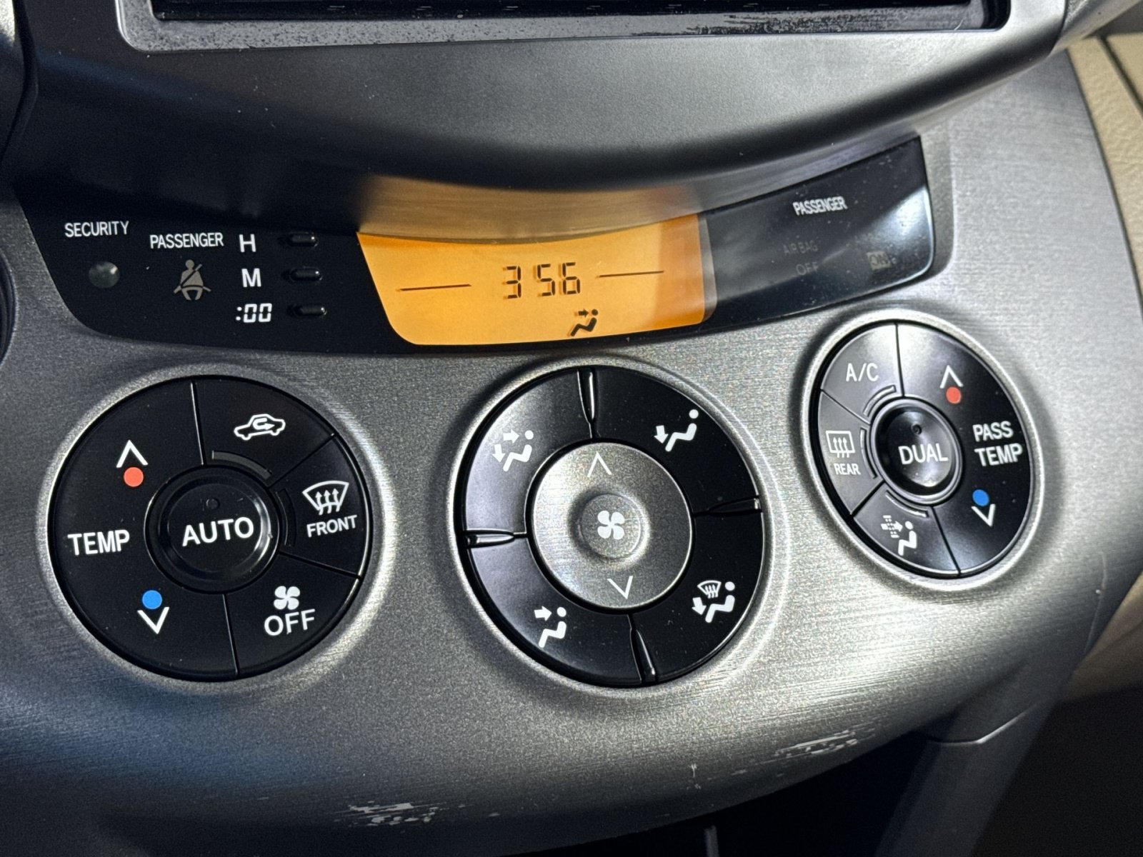 Used 2010 Toyota RAV4 Limited AWD/4WD image 33