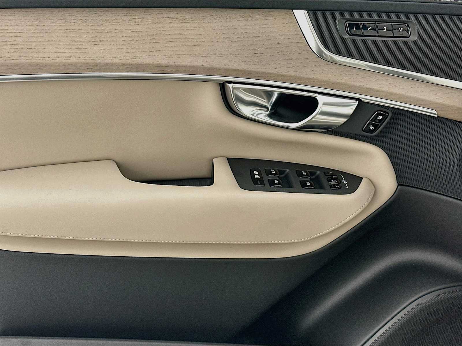 New 2026 Volvo XC90 B5 Core AWD/4WD image 16