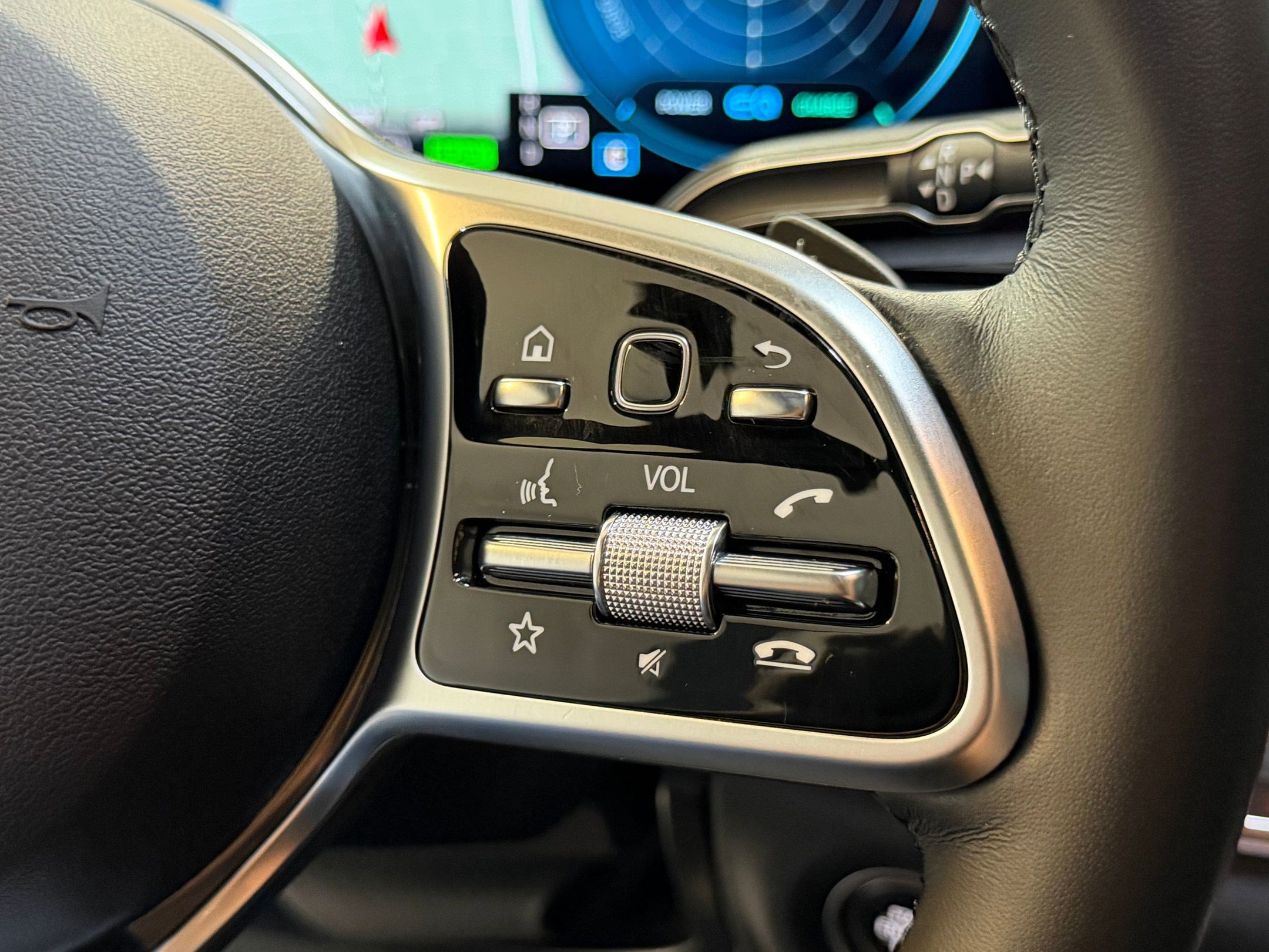 Used 2023 Mercedes-Benz GLS 450 4MATIC image 31