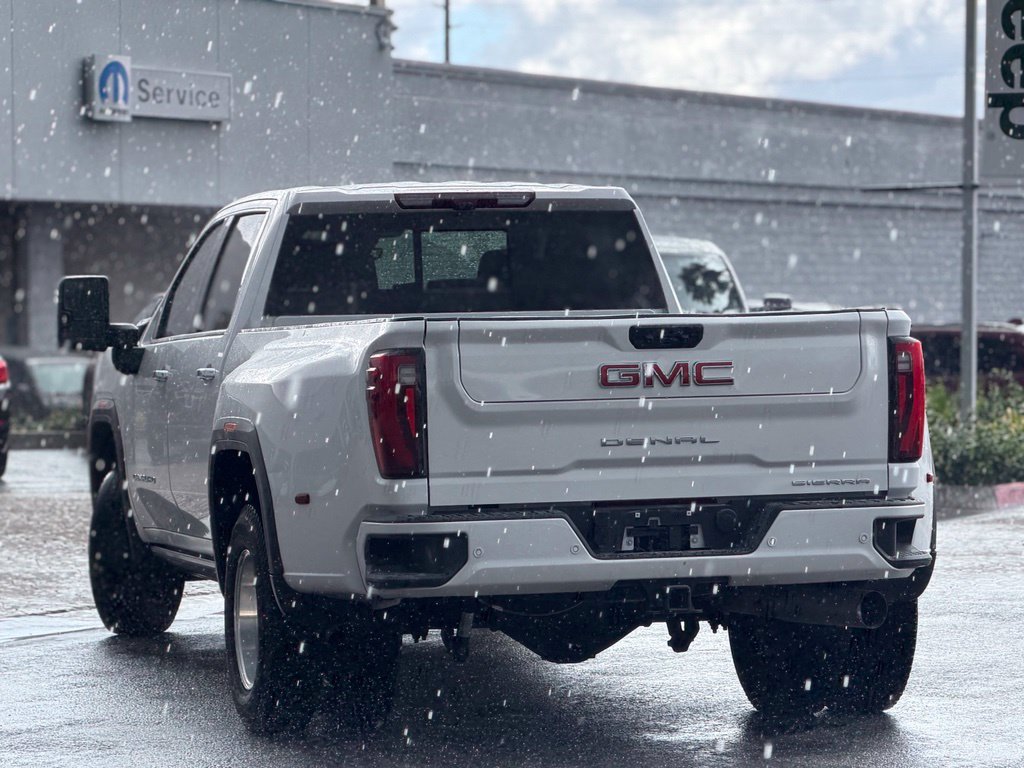Used 2025 GMC Sierra 3500 Denali w/ Denali Reserve Package AWD/4WD image 3