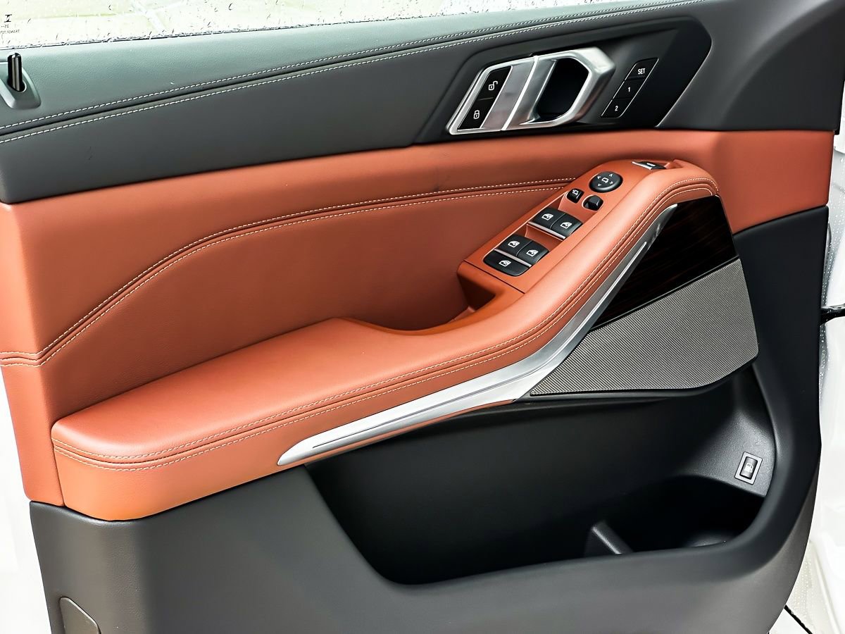 New 2026 BMW X5 xDrive50e w/ M Sport Package image 11