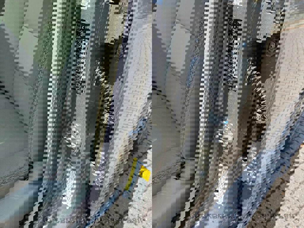 Used 2015 Volvo XC70 T5 Premier w/ Proximity Package FWD image 28