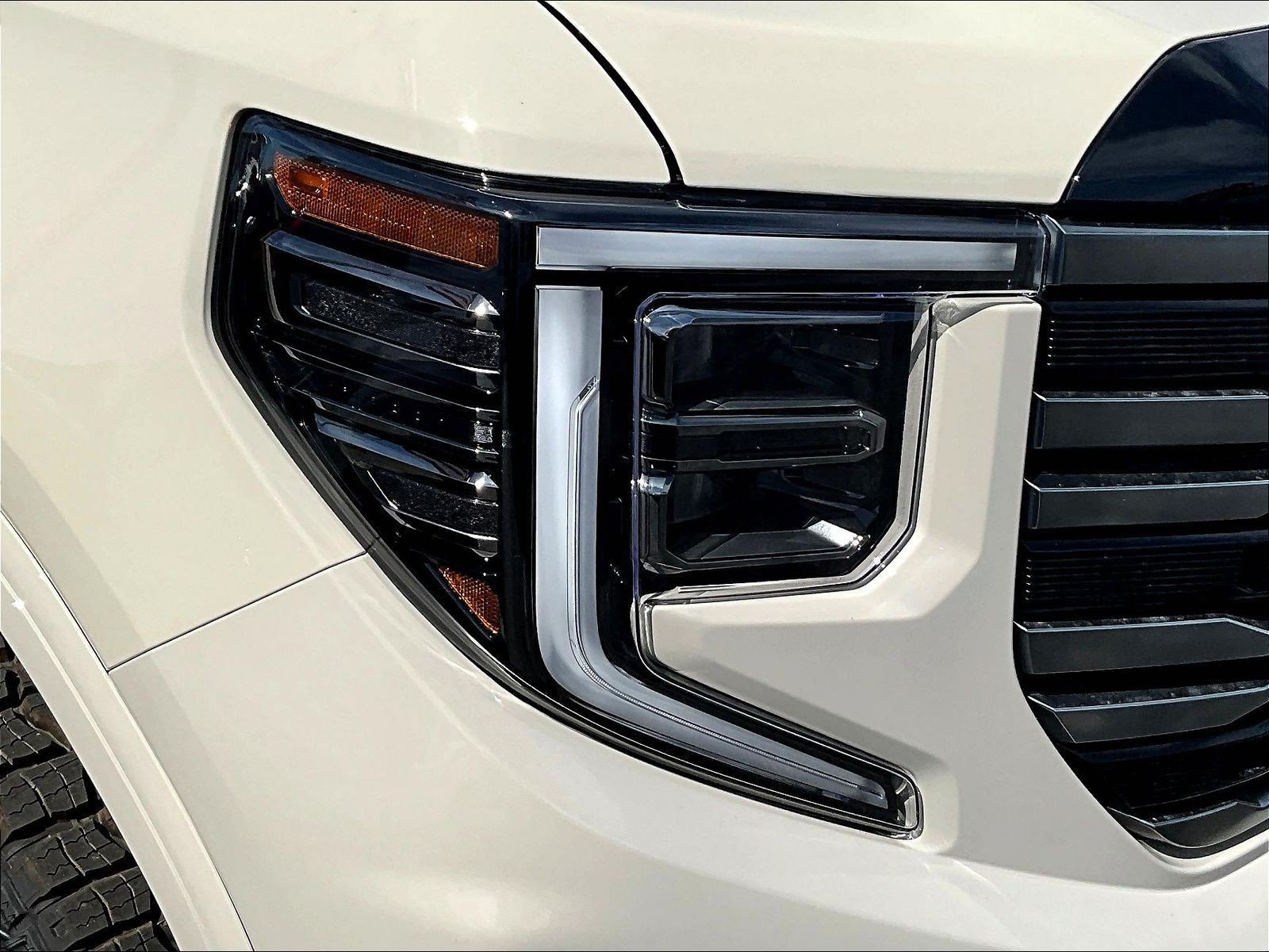 New 2026 GMC Sierra 1500 AT4 w/ AT4 Premium Package AWD/4WD image 8