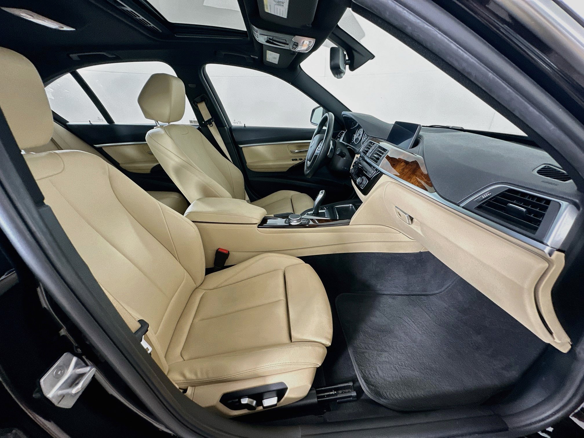Used 2018 BMW 330e RWD image 32