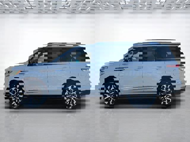 Used 2022 Lincoln Navigator Reserve image 7