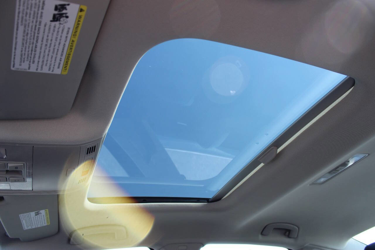 Used 2025 Volkswagen Jetta SE image 18