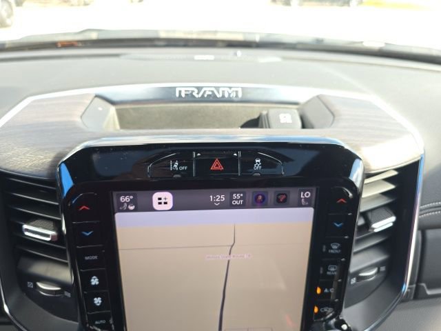 Used 2025 RAM 2500 Laramie AWD/4WD image 27