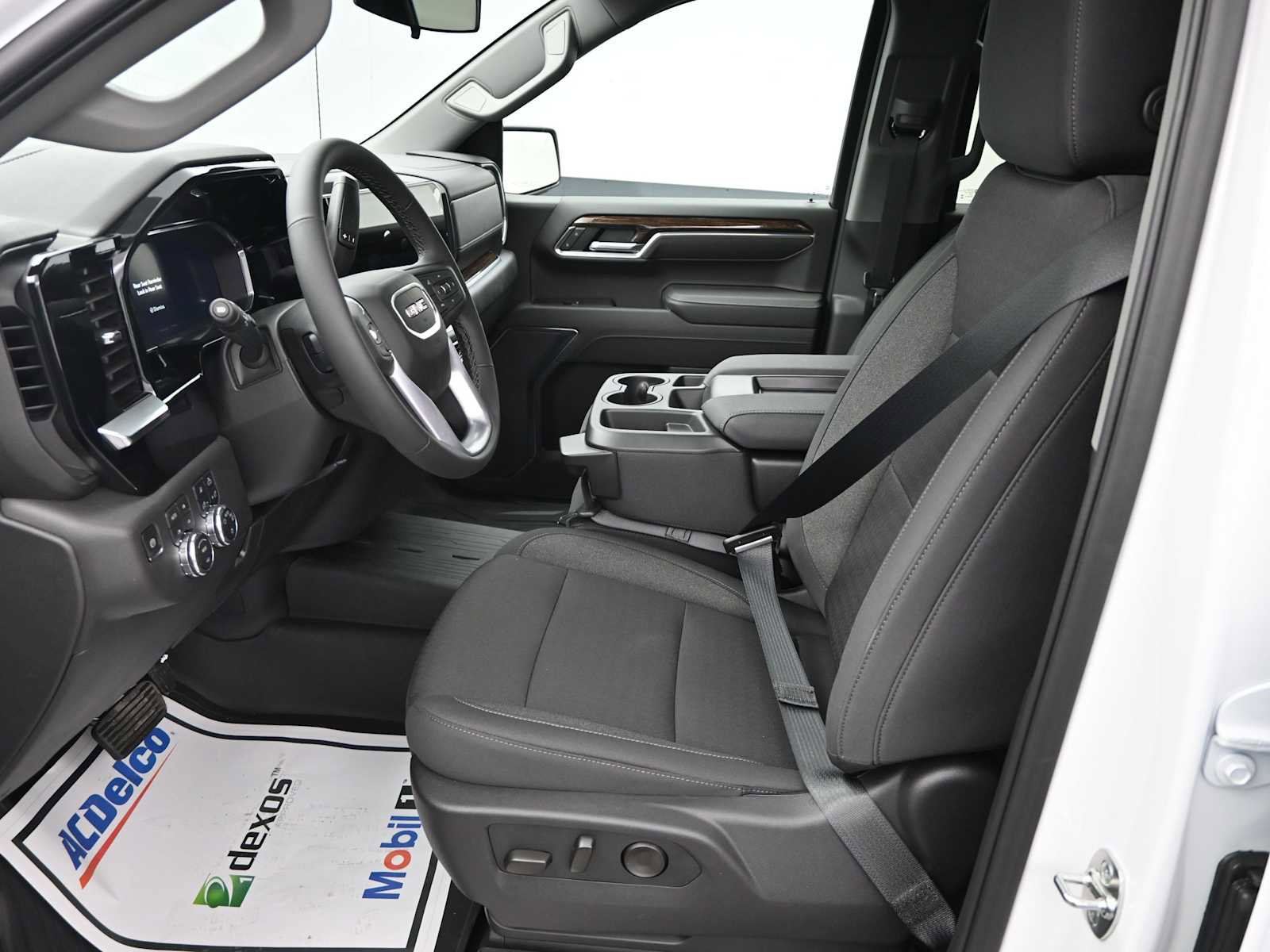 New 2026 GMC Sierra 1500 SLE image 19