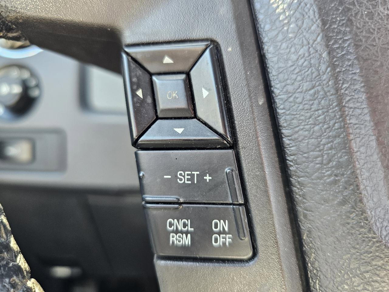 Used 2013 Ford F150 XLT w/ Luxury Equipment Group AWD/4WD image 10