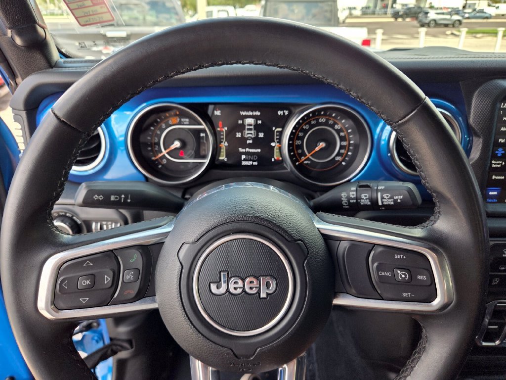 Used 2022 Jeep Wrangler Unlimited Sahara AWD/4WD image 29