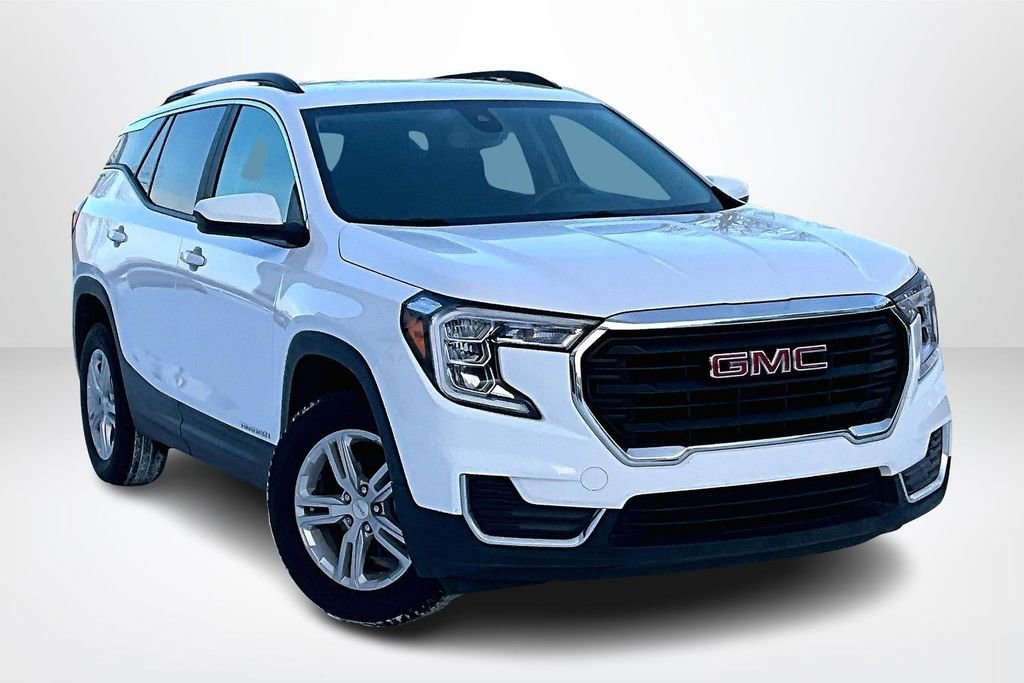 Used 2023 GMC Terrain SLE w/ Driver Convenience Package image 3