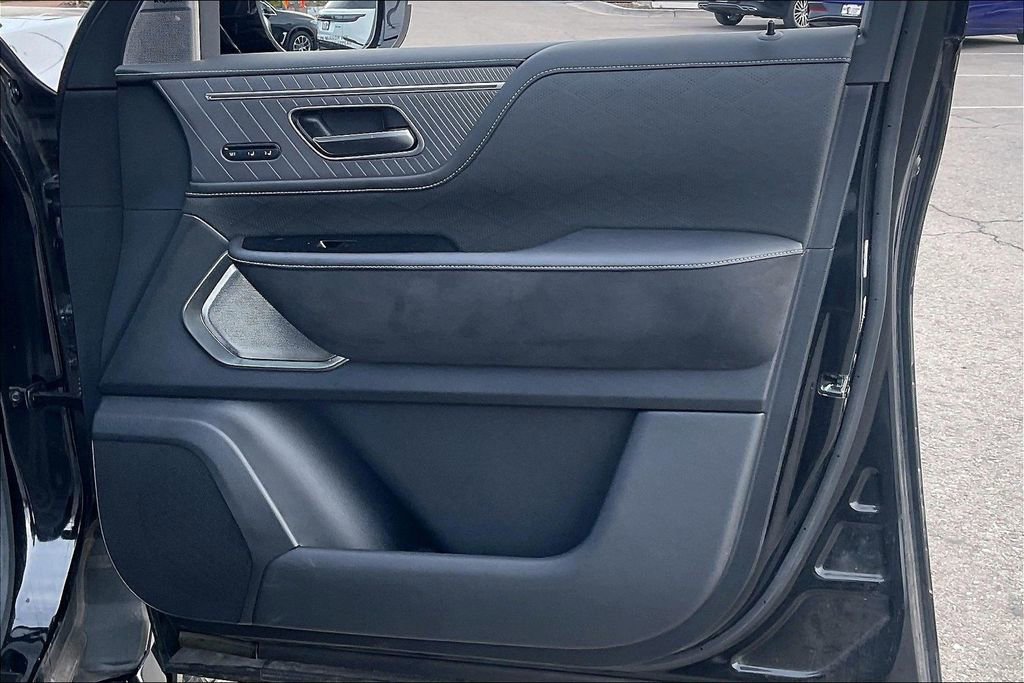 Used 2025 INFINITI QX80 Autograph w/ Autograph Exterior Package image 24