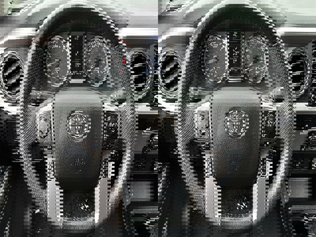 Used 2022 Toyota Tacoma SR5 image 11