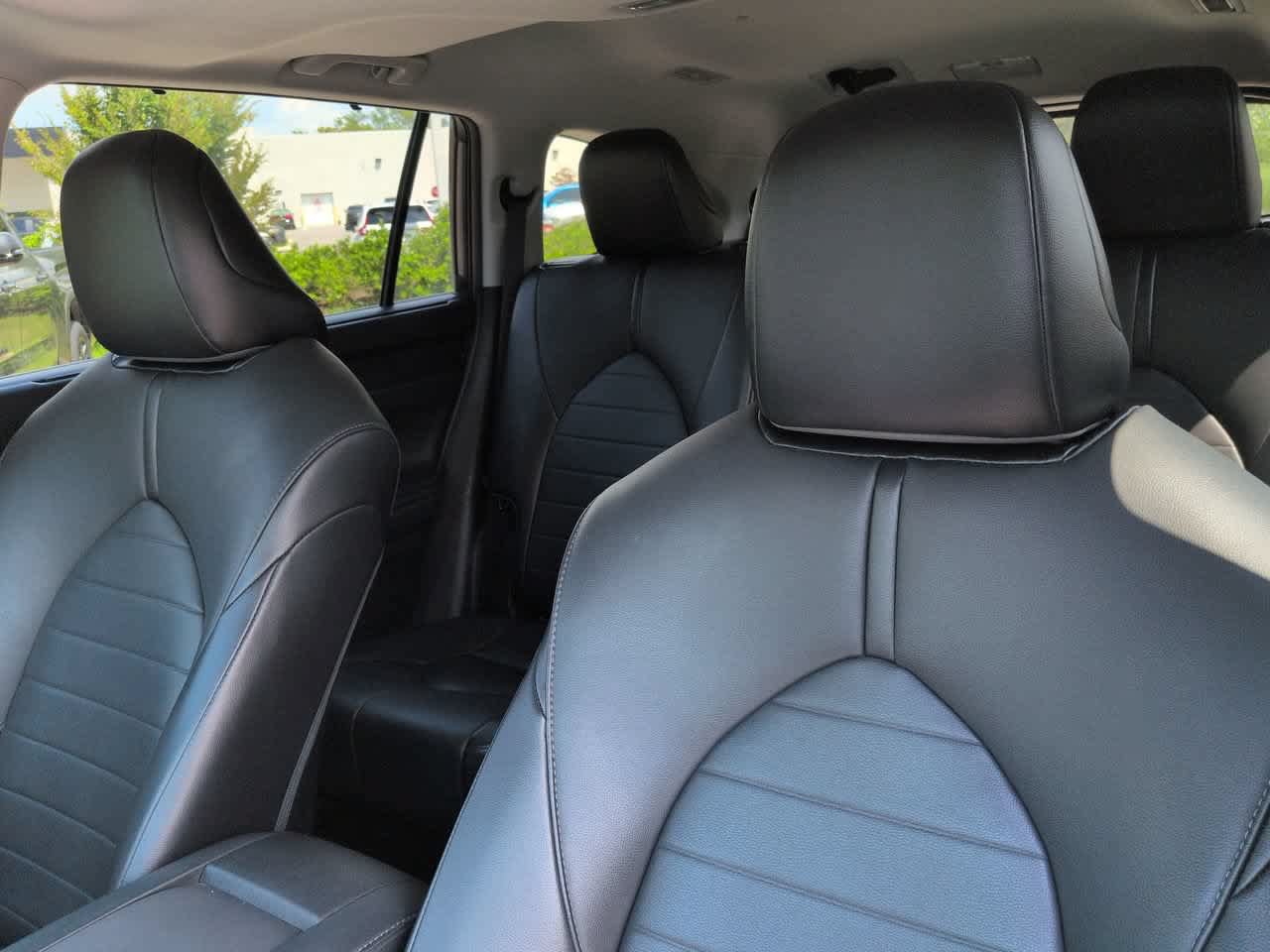 Certified 2021 Toyota Highlander XLE FWD image 8