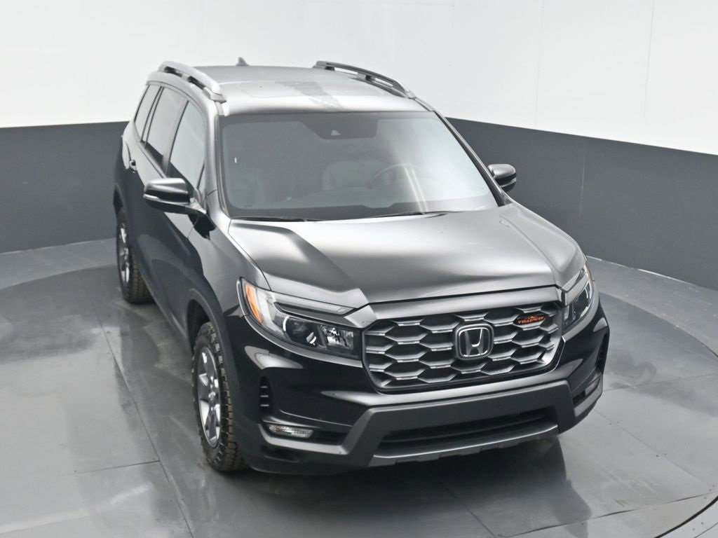 Used 2024 Honda Passport TrailSport image 3