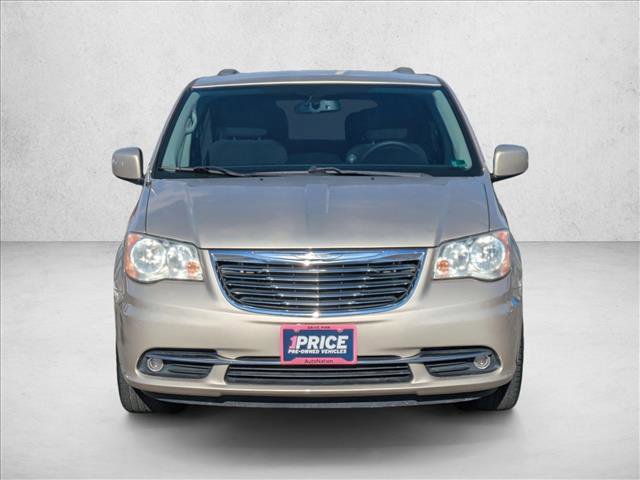 Used 2014 Chrysler Town & Country Touring video 2