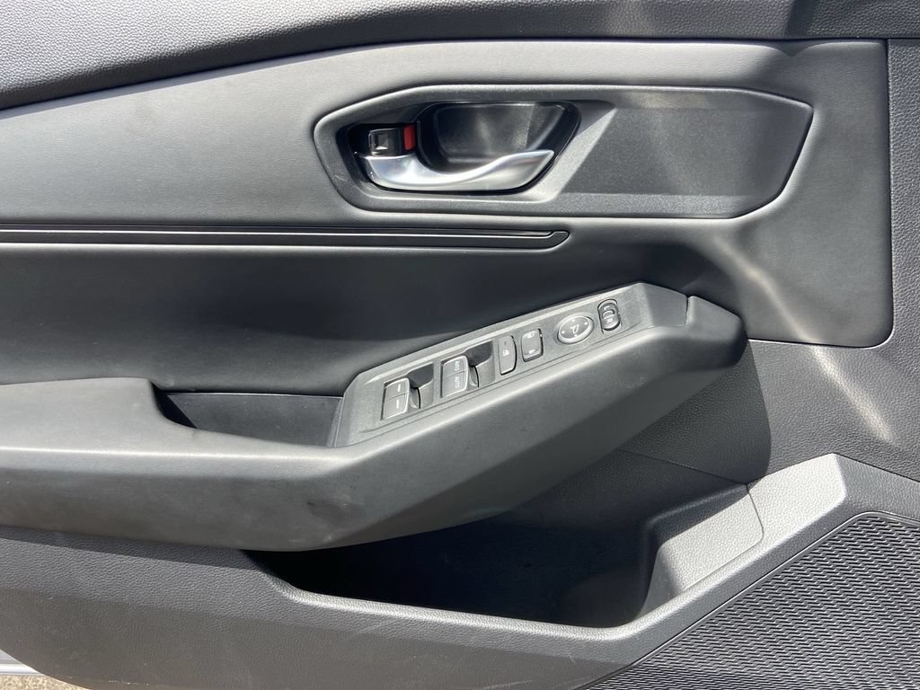 Used 2023 Honda Accord EX image 17