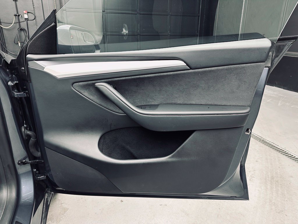 Used 2023 Tesla Model Y Long Range AWD/4WD image 28